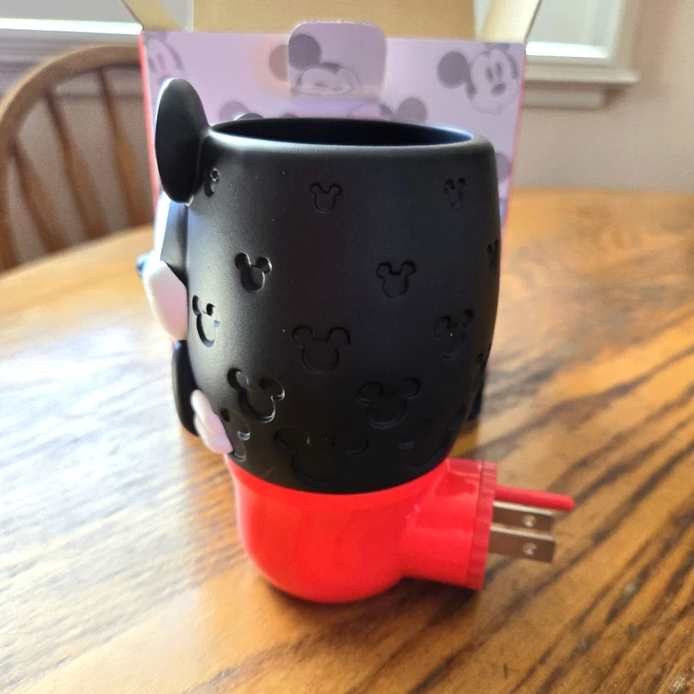👀50% OFF👃🔌NWT‼️ Scentsy 